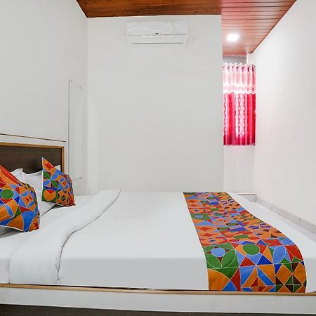 Fabexpress Sai Lodging I - Nr Nashik Railway Station ภายนอก รูปภาพ